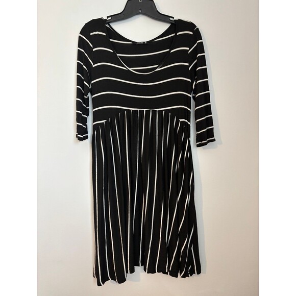 Annabelle Black White Striped Flowy Fit & Flare Long Sleeve Dress size medium - Picture 2 of 8